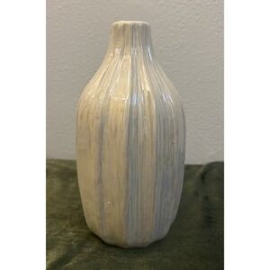 NEW Stunning Beautiful Unique Vase Shiny 9" White‎ Metallic Pottery Boho Decor